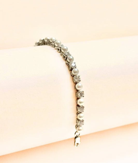 The Amara Bracelet