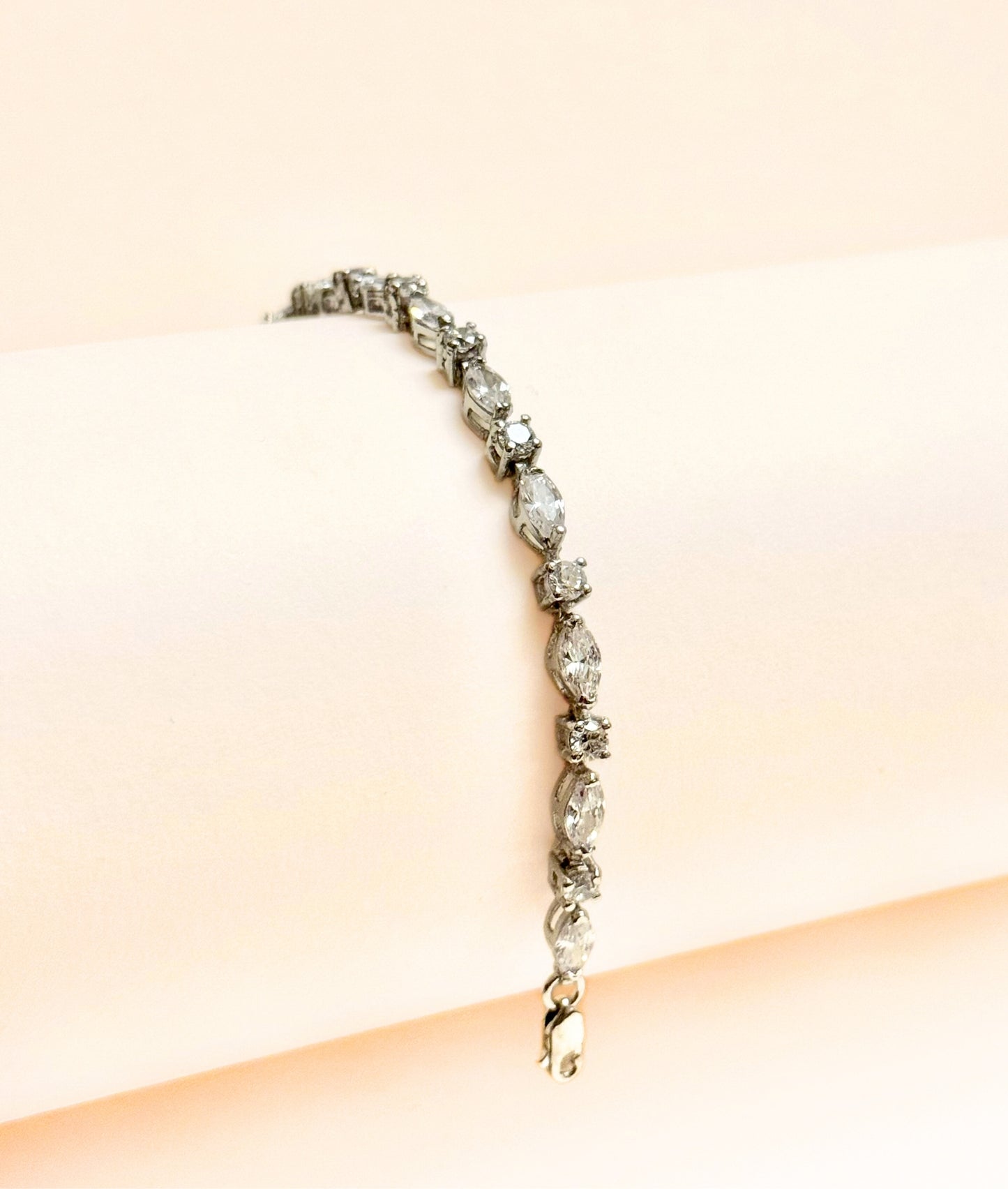 The Lyra Bracelet